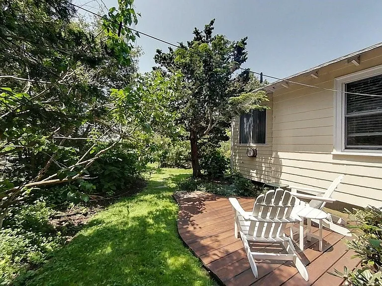 33 Warren Ave — Photo 11