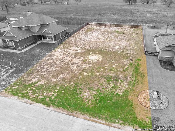 2nd image of 128 Las Palomas Dr