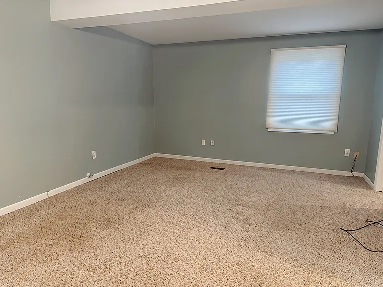 671 E Crest Ln — Photo 13