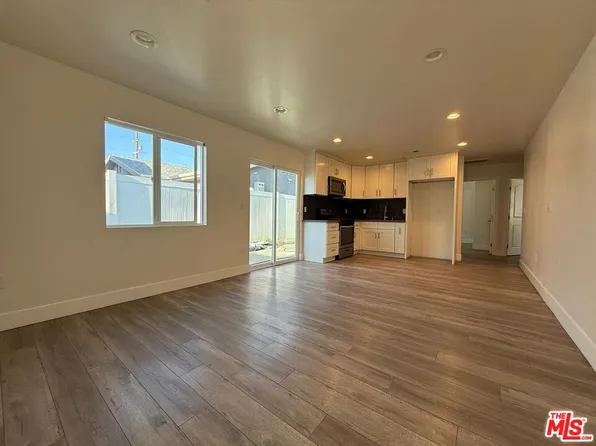 7854 Ledge Ave, Sun Valley, CA 91352