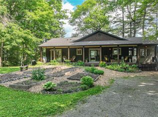 1007 1100th Rd, Gravenhurst, ON P0E1G0