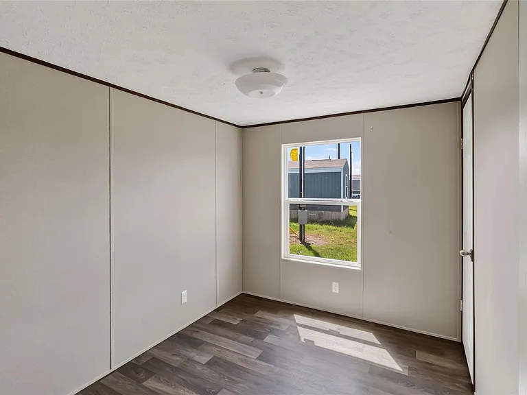 5670 E Highway 290 — Photo 9