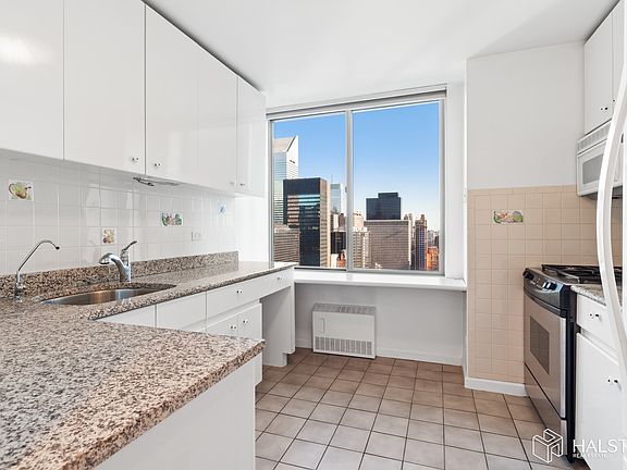 3rd image of 236 E 47th St Ph 2B