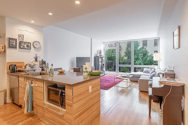 Rented by Bond New York | media 12