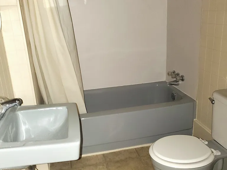 2332 Procter St #B — Photo 7