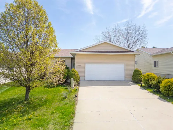 5531 Summerland Dr, Waterloo, IA 50701