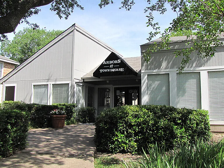 Arbors at Town Square — Photo 10