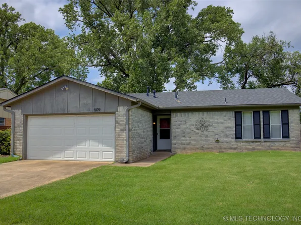 509 W F St, Jenks, OK 74037