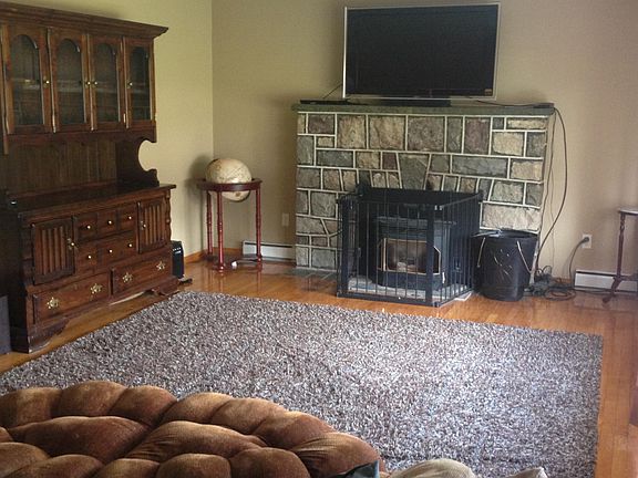 5th image of 561 Moorestown Dr
