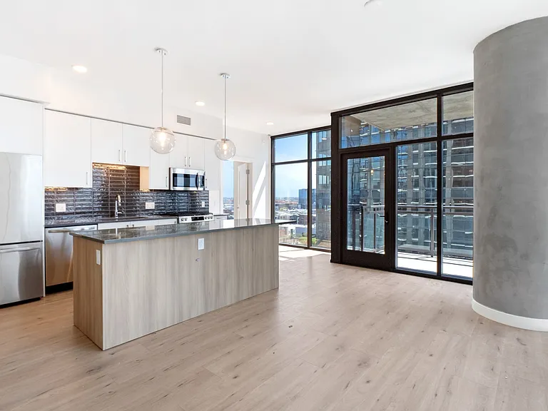 1212 Demonbreun St #1002 — Photo 51