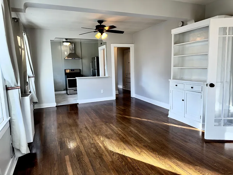 1033 Waterloo St #1/2 — Photo 3