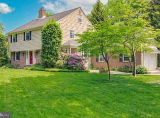 1161 Rossiter Ln, Wayne, PA 19087