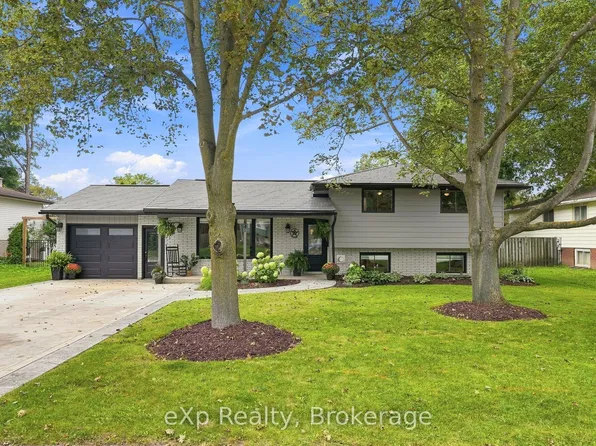 541 Oakview Cres, Wellington North, ON N0G 2L2