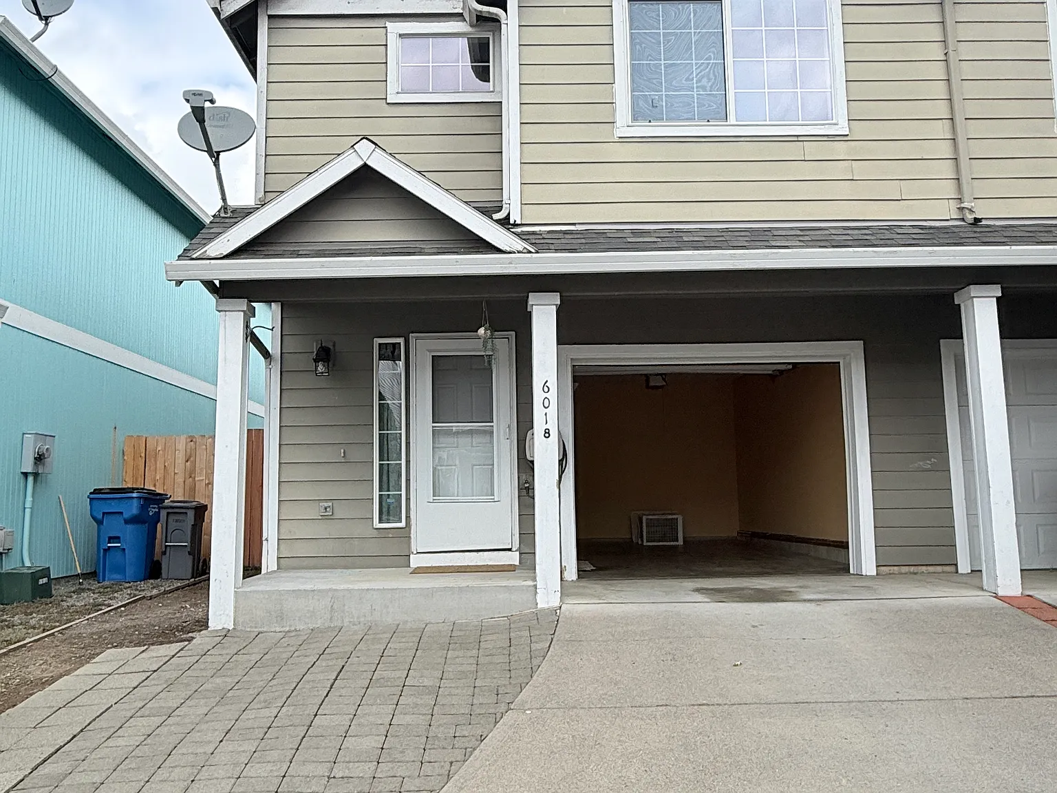 3 bed, 2.5 bath, 1500 sqft, $2,200 — Photo 1
