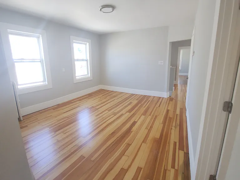 12 Hazelwood St — Photo 8