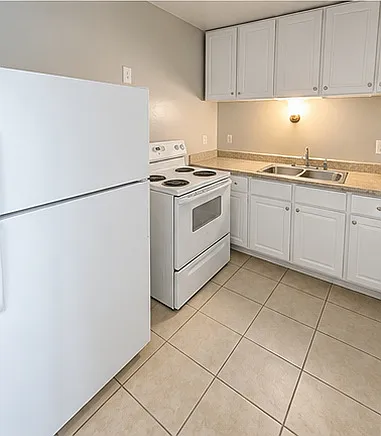 1079 Saint Clair St #5 — Photo 1