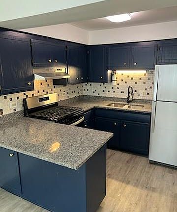 3rd image of 14720 Indiana Ave APT 3N