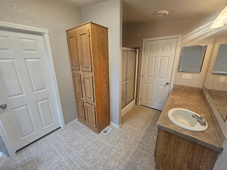 870 Quain Dr — Photo 9