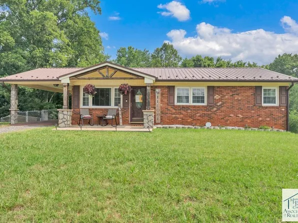 809 Longview Dr, Bassett, VA 24055