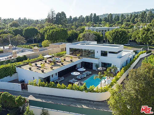 9570 Sunset Blvd Photo 1