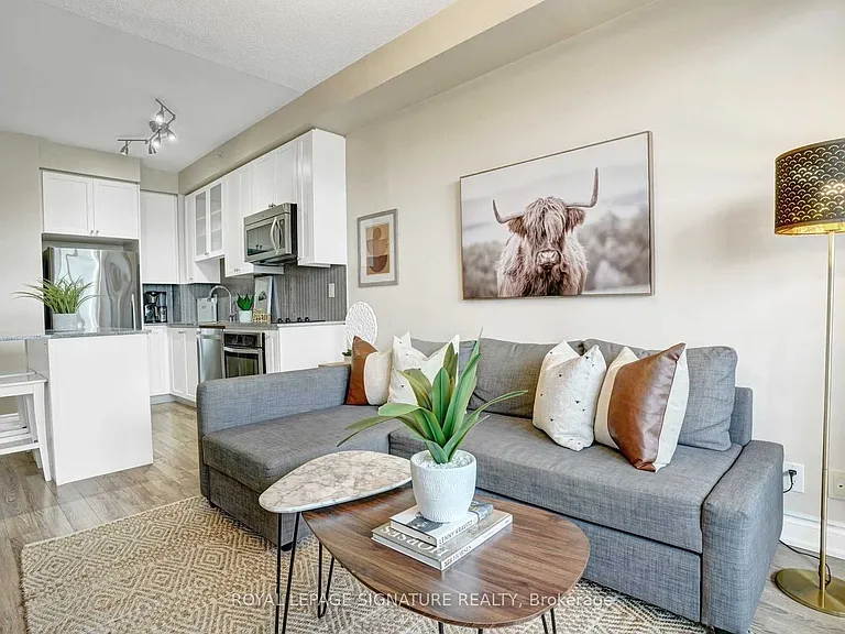 9088 Yonge St #306A — Photo 6