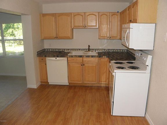 4th image of 1848 Oakwood Dr