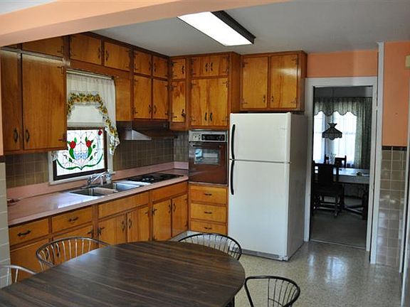 5th image of 110 Indianola Ave