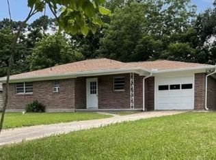 1004 Oak Dr, Huntsville, TX 77320