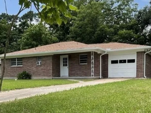 1004 Oak Dr, Huntsville, TX 77320