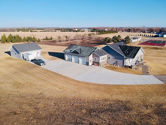 Total 5 garage spaces