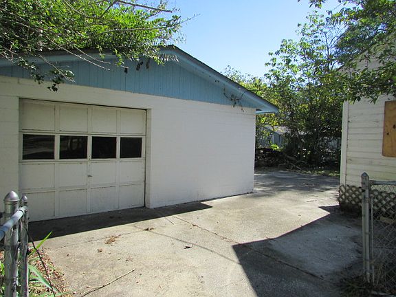 3rd image of 963 McTyre Ct