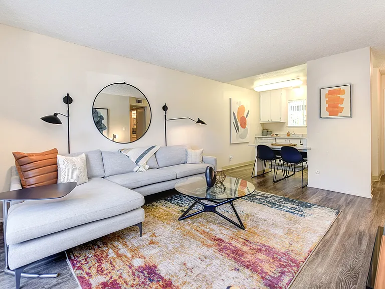 Renaissance Park Apartments — Photo 6
