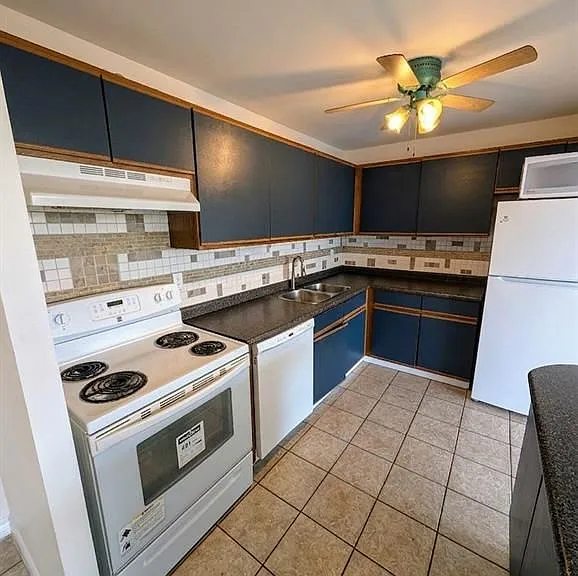 135 Base Line Rd W #306 — Photo 4