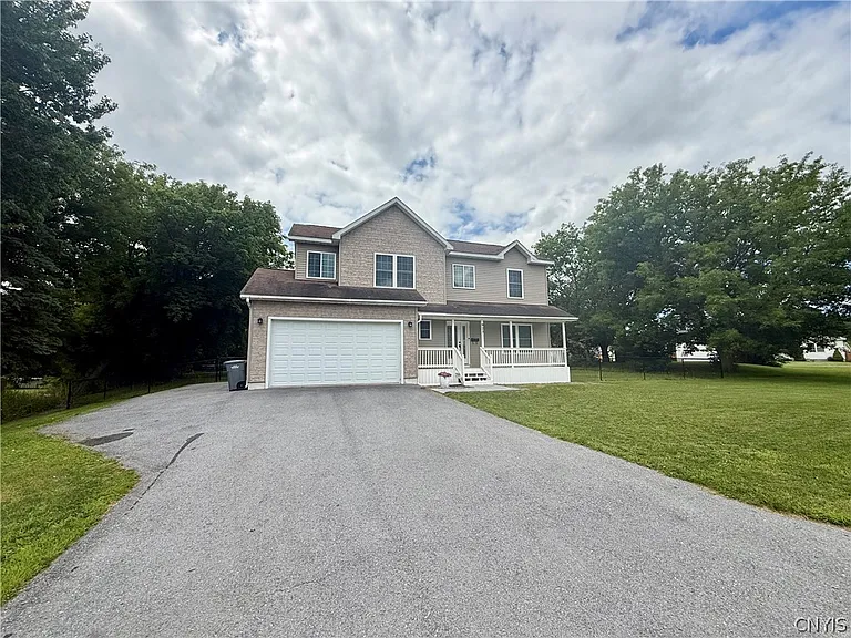 923 Emmett St — Photo 3