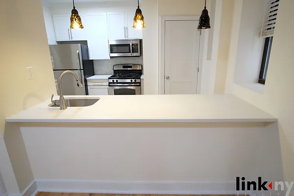 Rented by Link NY Realty | media 26