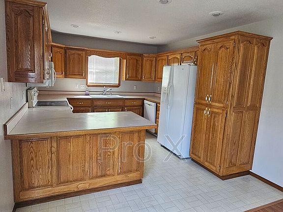 5th image of 802 Briarbrook Dr #92