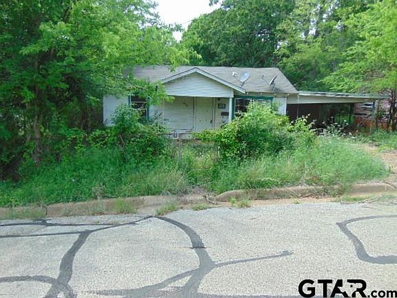 2nd image of 809 Greely Ave