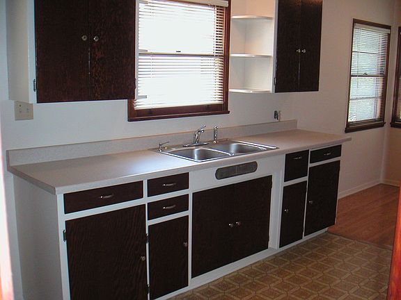 4th image of 630 N Mar Vista Ave