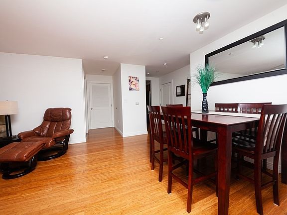 4th image of 1910 Dorchester Ave Unit 521