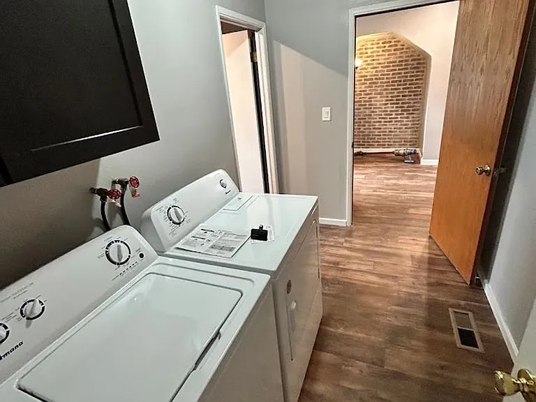 817 Grover St — Photo 14