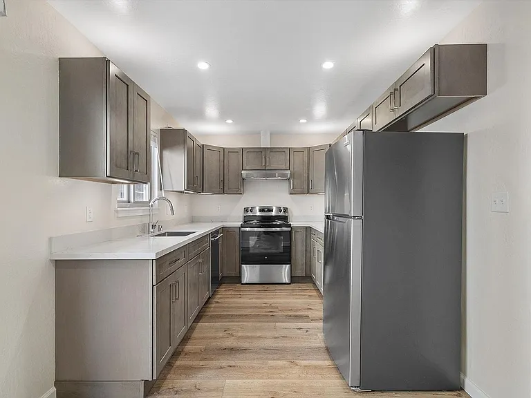 2015 Central Ave #C - 2 bedroom | 1.5 bath — Photo 8