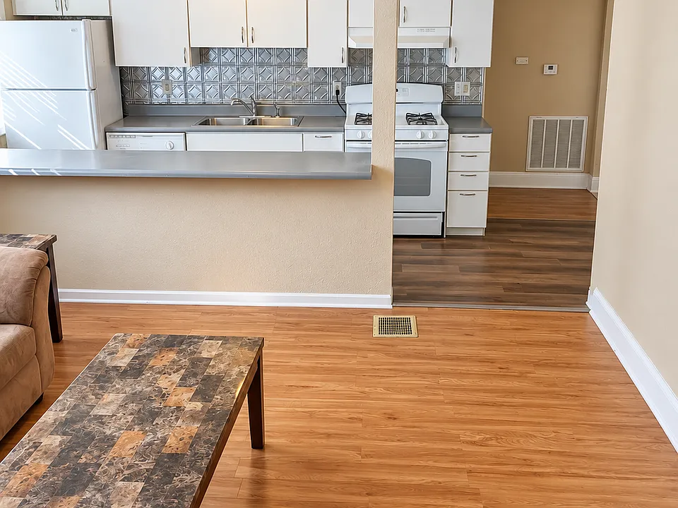 812 W Main St #2