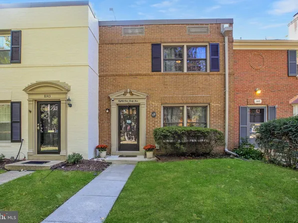 8145 Carrleigh Pkwy, Springfield, VA 22152