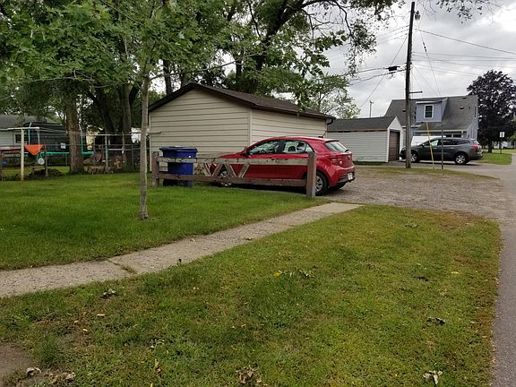 4th image of 239 19 1/2 Ave N #1