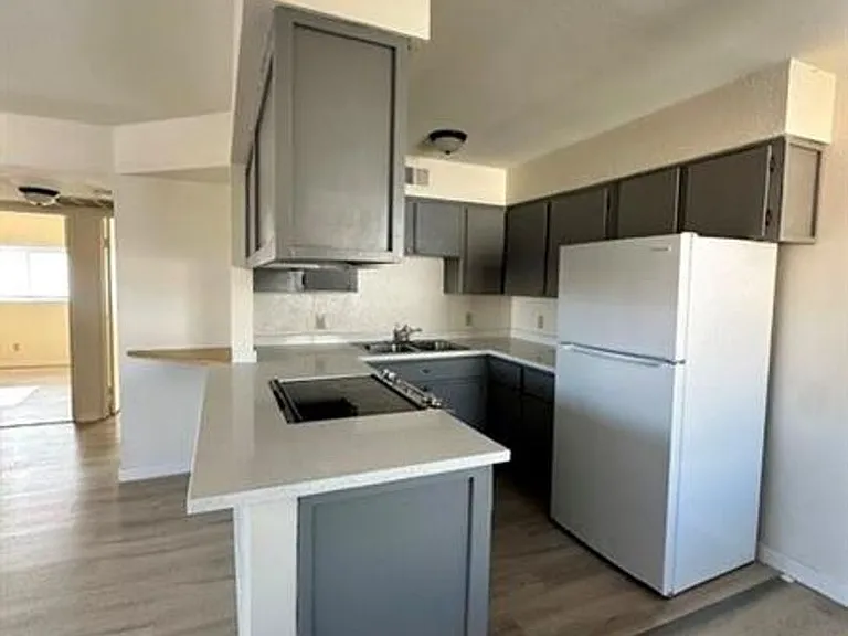 4920 Stanley Ave — Photo 16