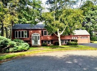 11 Graystone Dr, Danvers, MA 01923