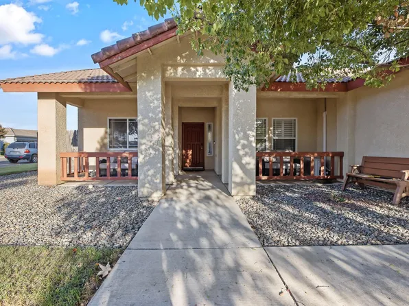 824 S Arroyo Street, Visalia, CA 93292