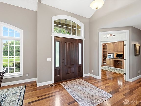 3rd image of 8010 Country Brook Ct