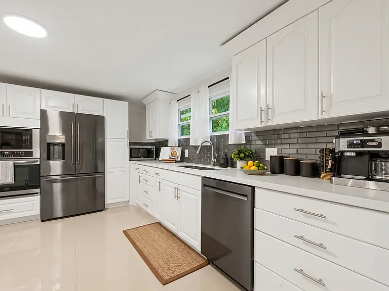 1217 Seabreeze Blvd — Photo 12