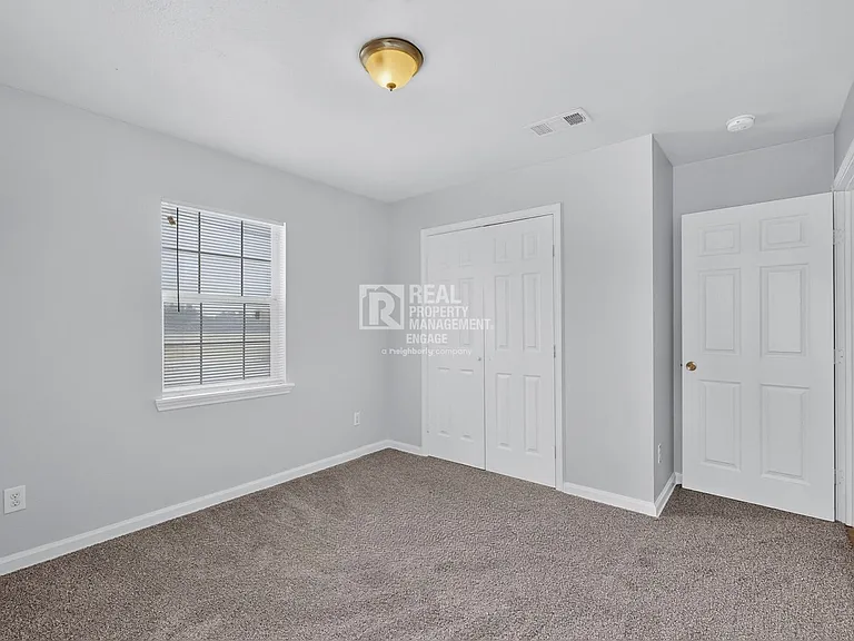 4525 Hunter St — Photo 33